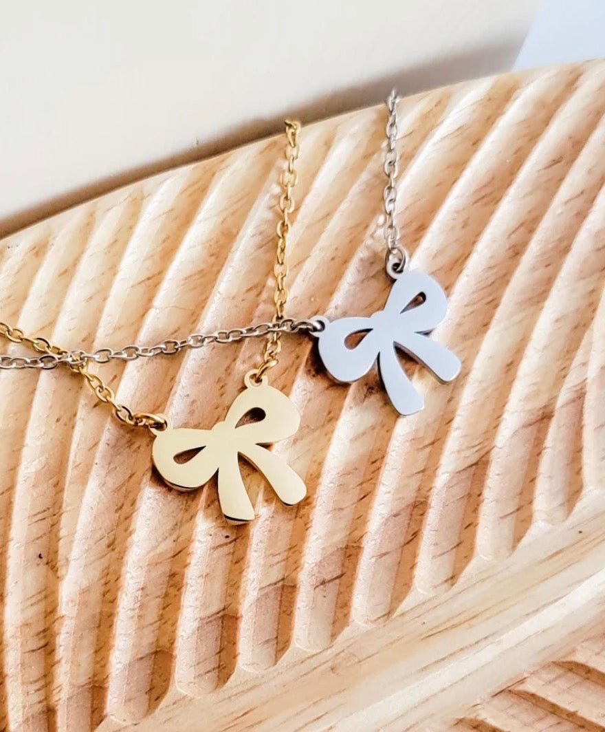 Bow Necklace