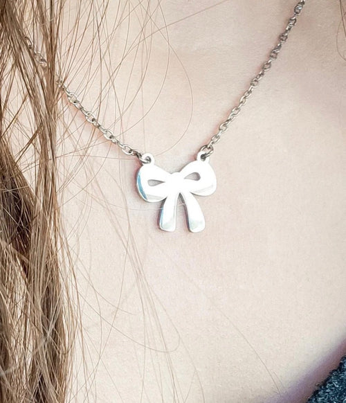Bow Necklace